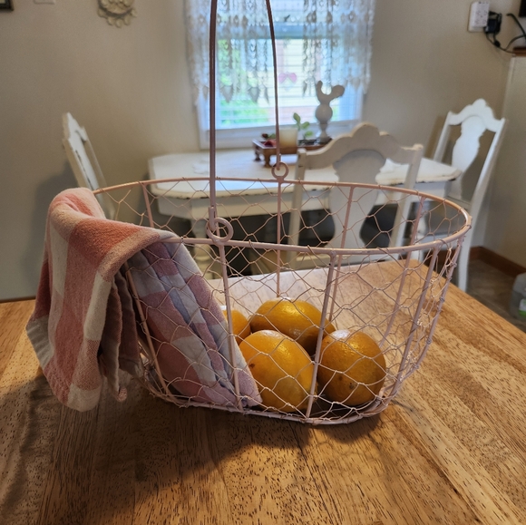 Farmhouse chicken wire basket - Picture 3 of 12